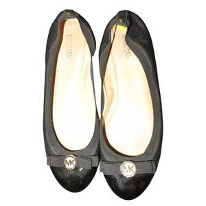 Michael Kors Dixie Black Patent Leather Ballet Flats Cap Toe MK Medallion Bows 9